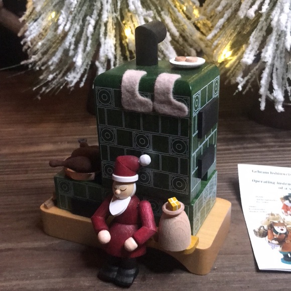 Williams Sonoma Richard Glaesser Smoke Stove with Santa Claus Incense Burner - Picture 11 of 17